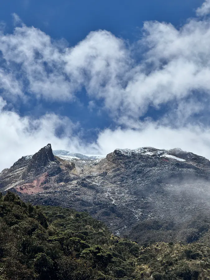 Paisaje de montaña en una experiencia Kora